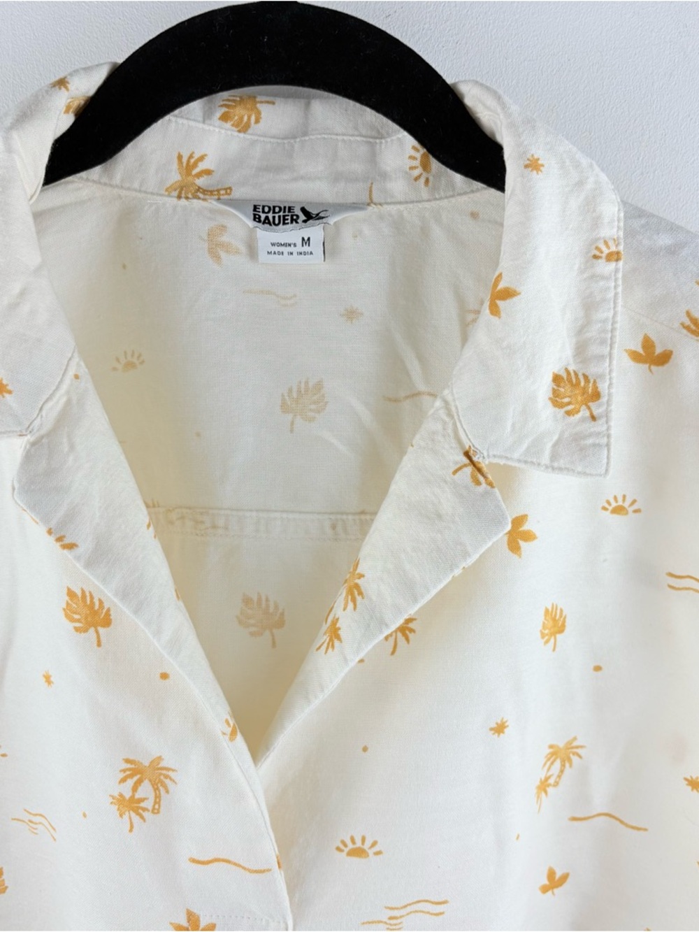 Eddie Bauer Sleeveless Collared Blouse Shirt Ivory Gold Tropical Outdoor Medium - Picture 2 of 8